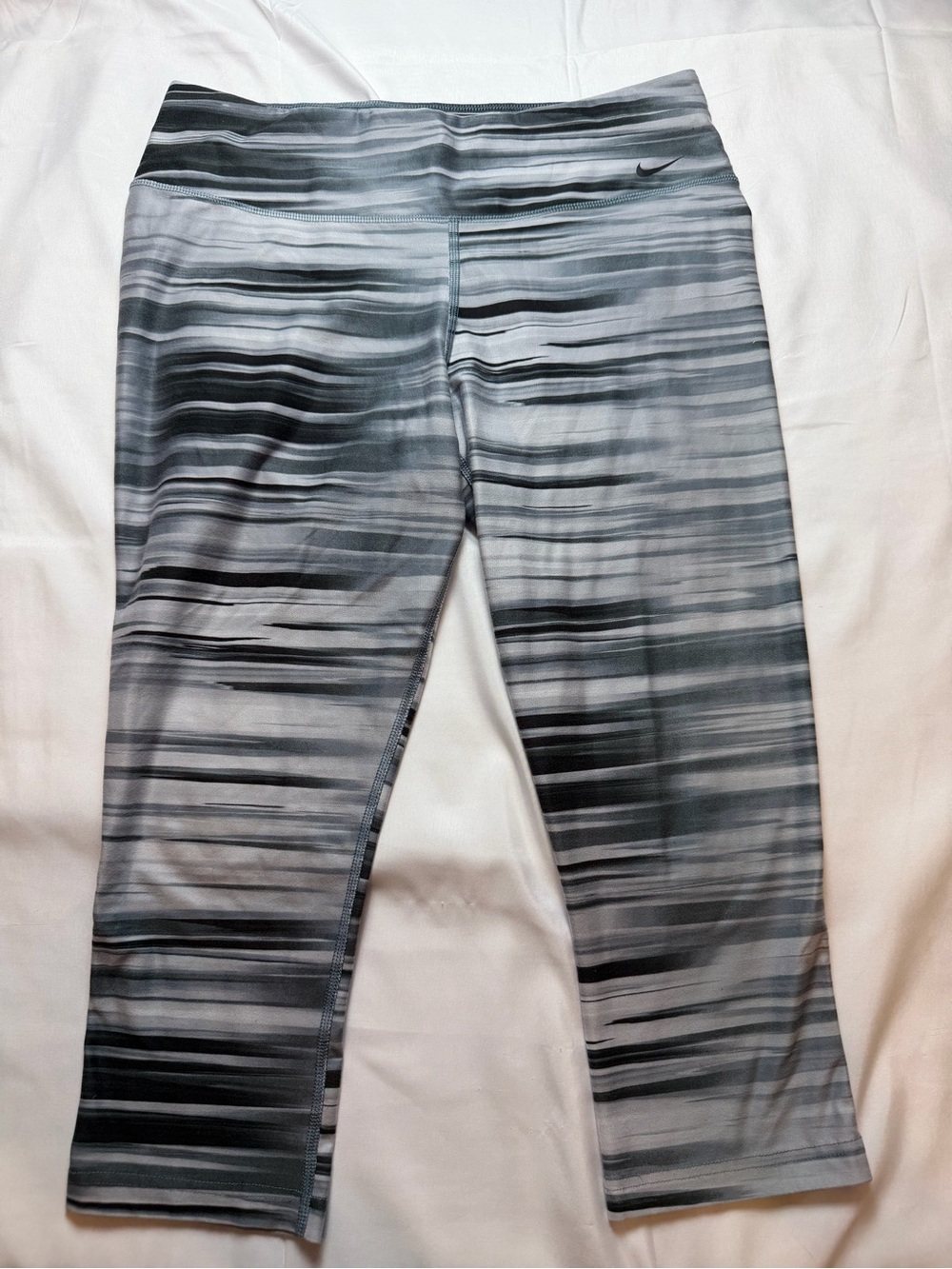 Nike Dri-fit Women’s Black and Gray Striped Performance Leggings size large